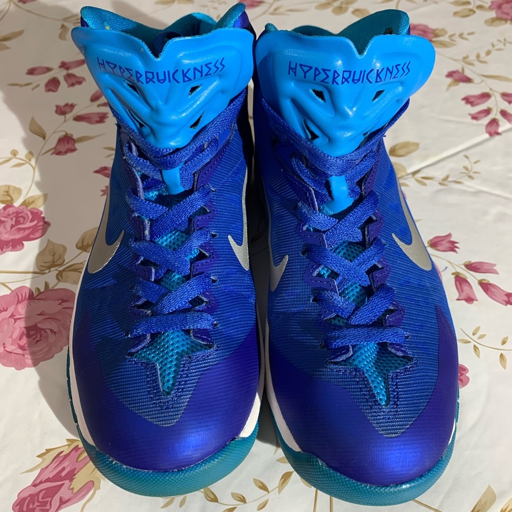 Nike Hyperquickness Basketball Shoes Children Kids Youth Size 5Y. 622759-400